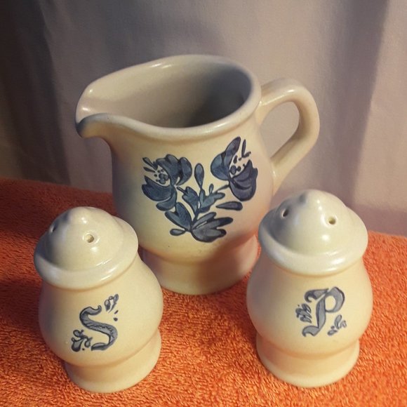 Pfaltzgraff Other - Pfaltzgraff Yorktowne Shakers & Creamer Pitcher